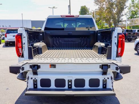 New 2026 GMC Sierra 1500 SLT w/ SLT Convenience Package AWD/4WD image 9