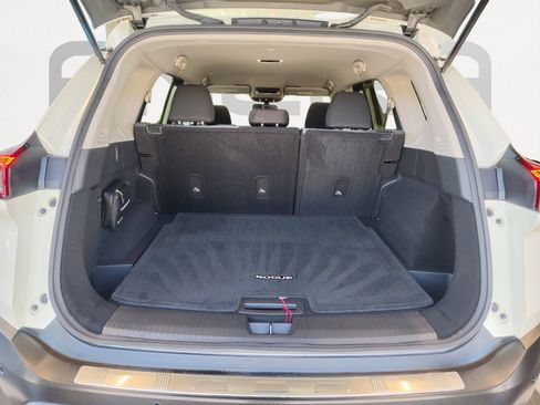 Used 2023 Nissan Rogue SV image 16