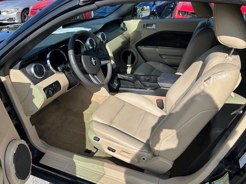 Used 2007 Ford Mustang Premium image 9