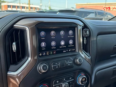 Used 2019 Chevrolet Silverado 1500 High Country w/ Technology Package AWD/4WD image 20