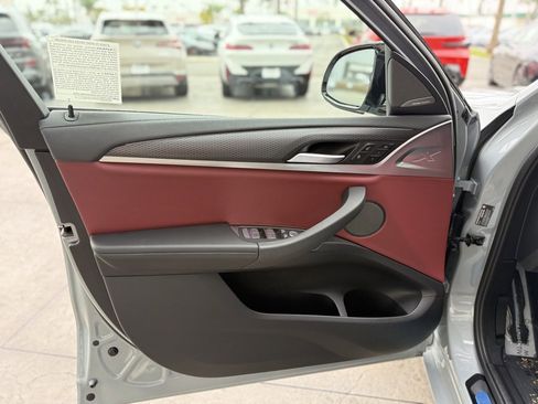 Used 2023 BMW X4 M40i w/ Premium Package image 9