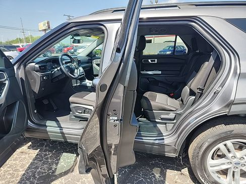 Used 2024 Ford Explorer XLT AWD/4WD image 10