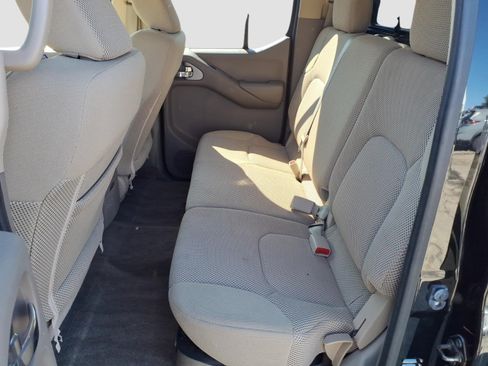 Used 2015 Nissan Frontier SV w/ SV Value Truck Package AWD/4WD image 14