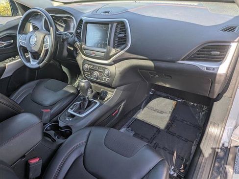 Used 2017 Jeep Cherokee Trailhawk w/ Comfort/Convenience Group AWD/4WD image 23