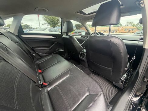 Used 2013 Volkswagen Passat 2.5 SE FWD image 35
