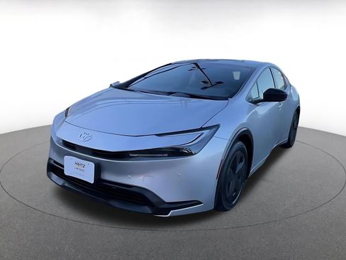 Used 2025 Toyota Prius LE image 7