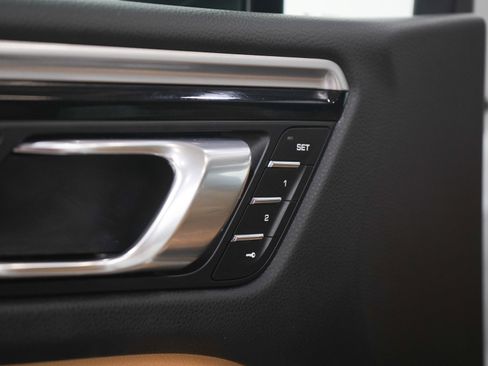 Used 2017 Porsche Macan AWD/4WD image 22
