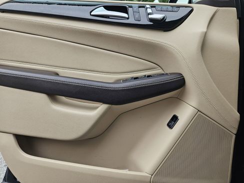 Used 2018 Mercedes-Benz GLE 43 AMG 4MATIC image 28