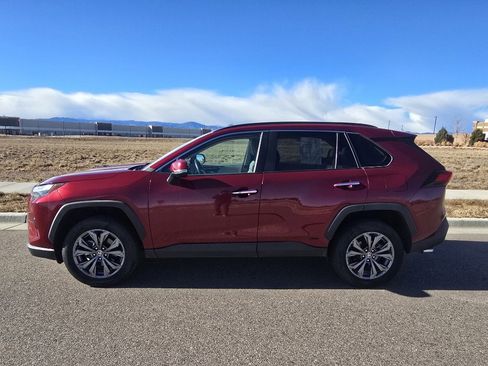 Used 2022 Toyota RAV4 Limited image 2