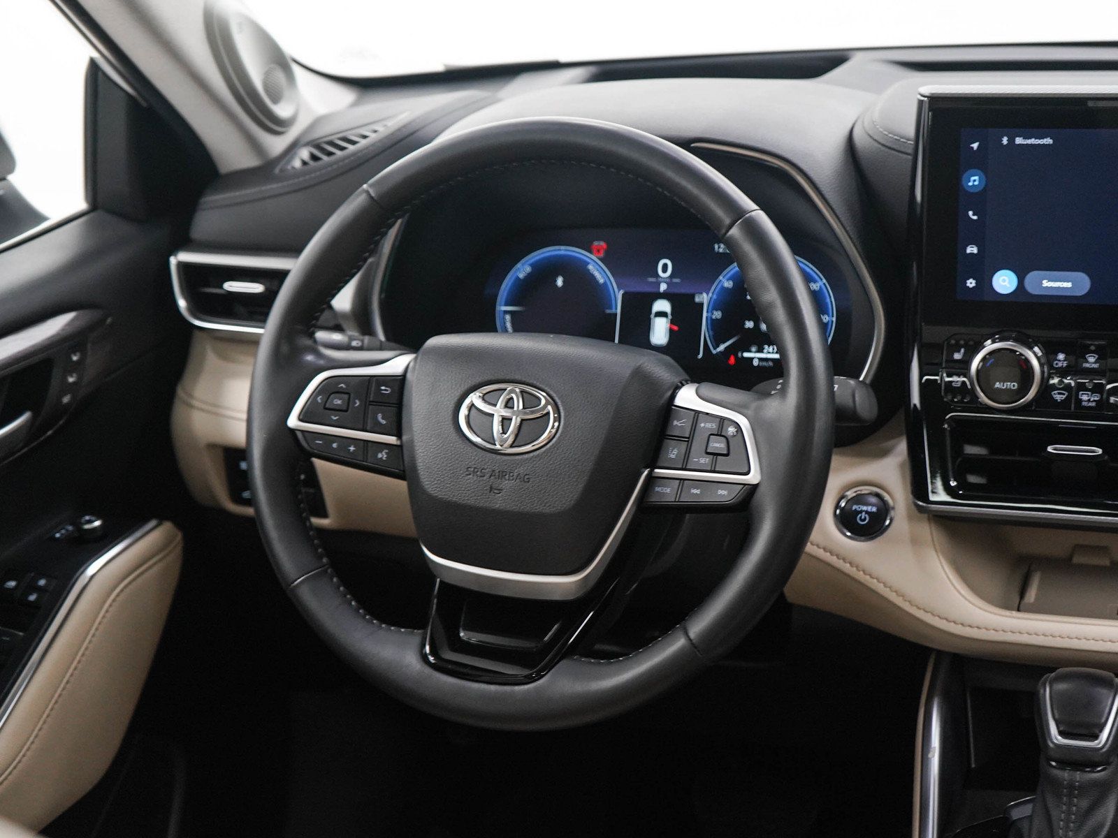 Used 2023 Toyota Highlander Platinum AWD/4WD image 15