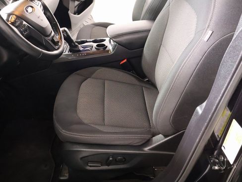 Used 2019 Ford Explorer XLT image 10