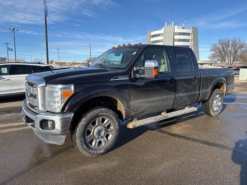 Used 2013 Ford F250 Lariat w/ Chrome Pkg image 2
