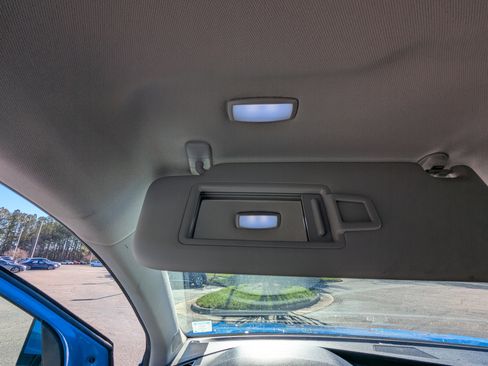 Used 2022 Volkswagen Taos SE w/ Panoramic Sunroof Package image 27