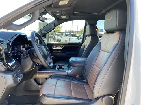 Used 2024 Chevrolet Silverado 2500 High Country w/ High Country Premium Package image 17