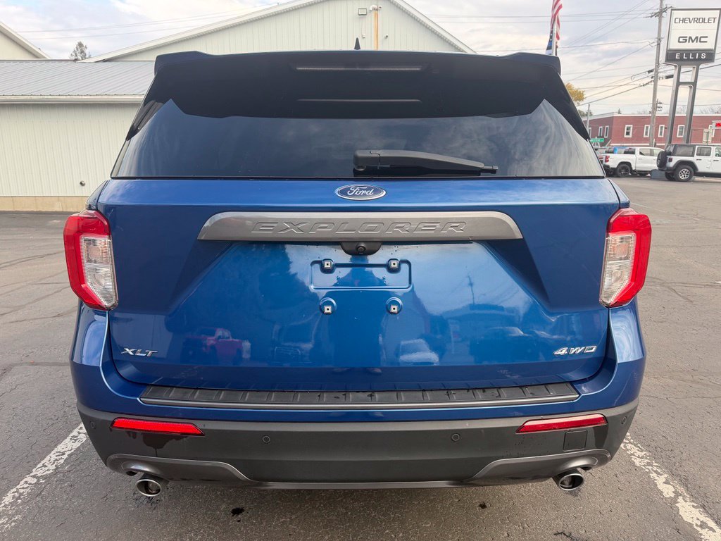 Used 2022 Ford Explorer XLT w/ Equipment Group 202A AWD/4WD image 9