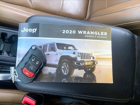 Used 2020 Jeep Wrangler Unlimited Sahara AWD/4WD image 12