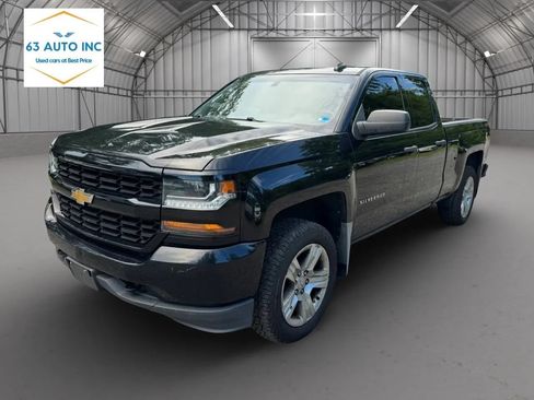 Used 2018 Chevrolet Silverado 1500 Custom w/ Custom Value Package AWD/4WD image 1