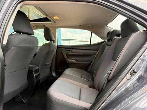 Used 2018 Toyota Corolla SE w/ SE Premium Package FWD image 16
