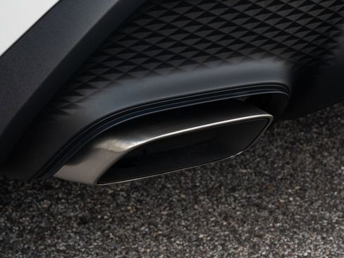 New 2025 Porsche Macan image 17