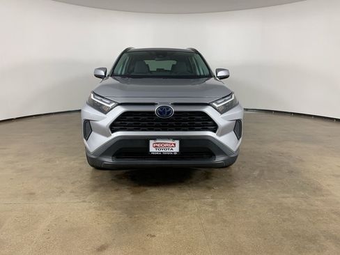 Used 2022 Toyota RAV4 XLE w/ Convenience Package image 3