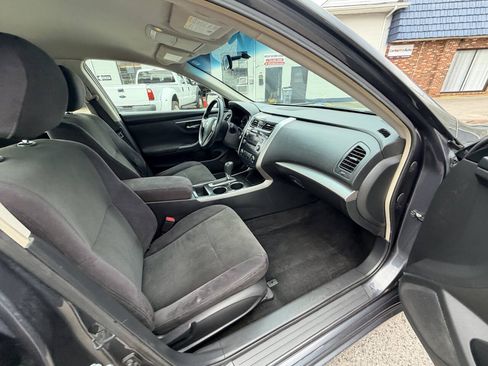 Used 2013 Nissan Altima 2.5 S FWD image 18