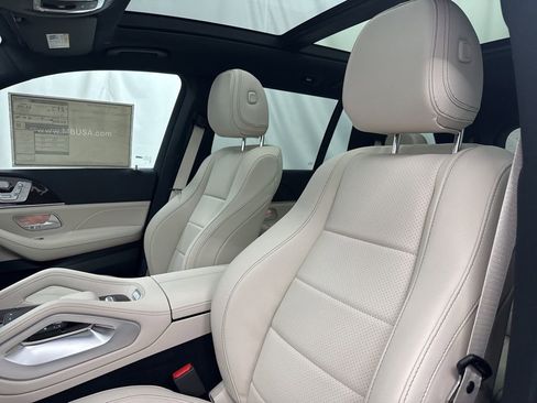 Used 2026 Mercedes-Benz GLS 450 4MATIC image 13