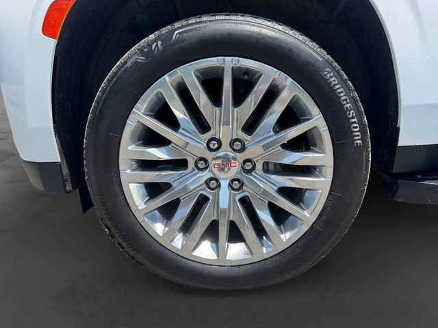 Certified 2023 GMC Yukon SLT w/ SLT Luxury Package AWD/4WD image 8