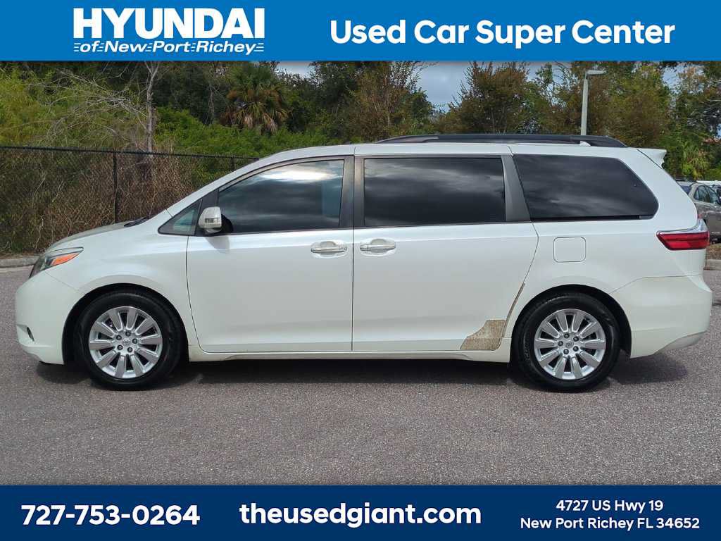 Used 2015 Toyota Sienna Limited Premium w/ Advanced Technology Package FWD image 2