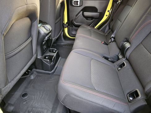 Used 2023 Jeep Gladiator Rubicon w/ Cold Weather Group image 34