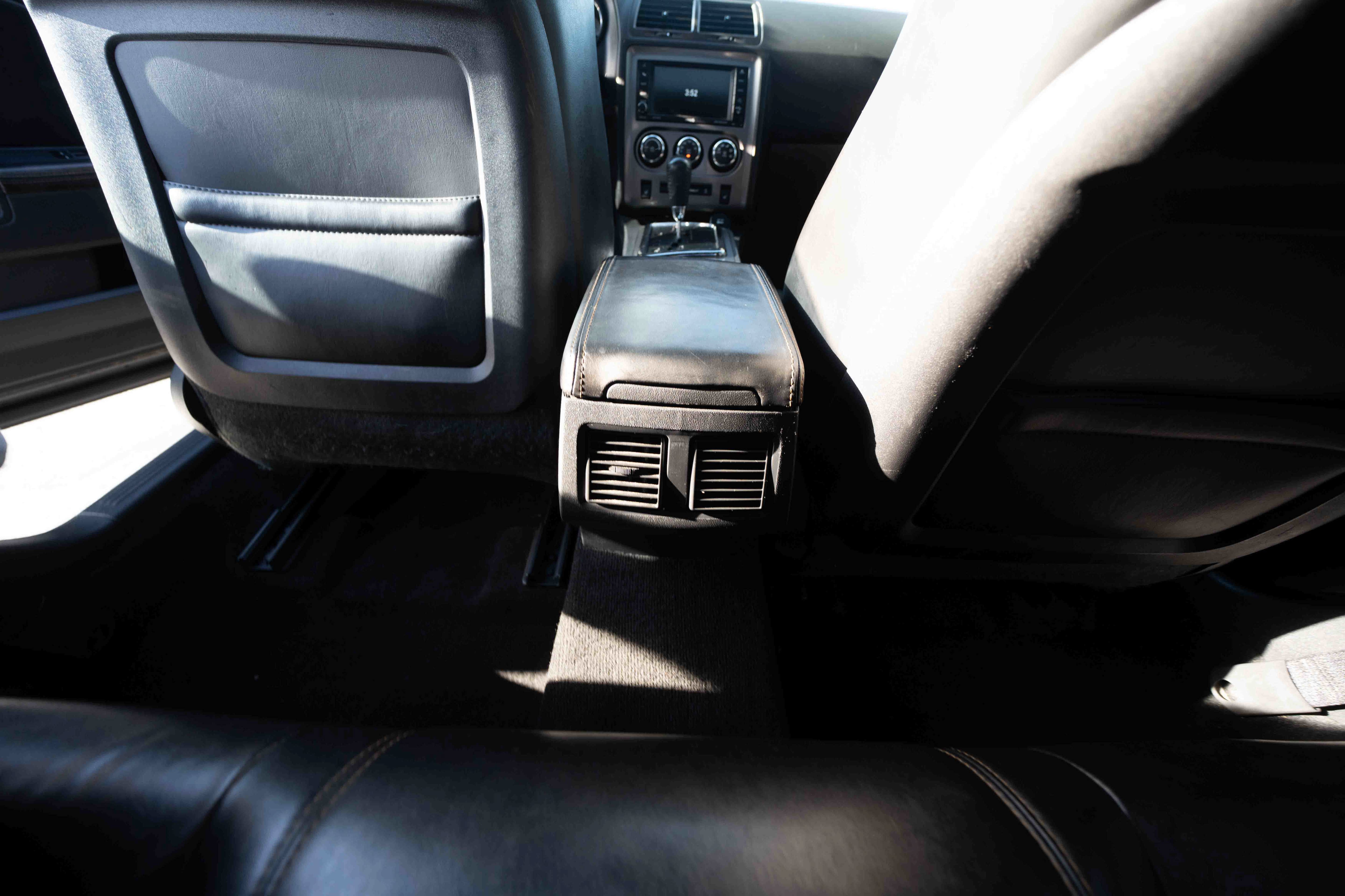 Used 2014 Dodge Challenger SXT RWD image 21