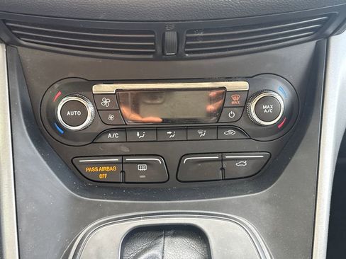 Used 2015 Ford Escape SE w/ Equipment Group 201A image 22