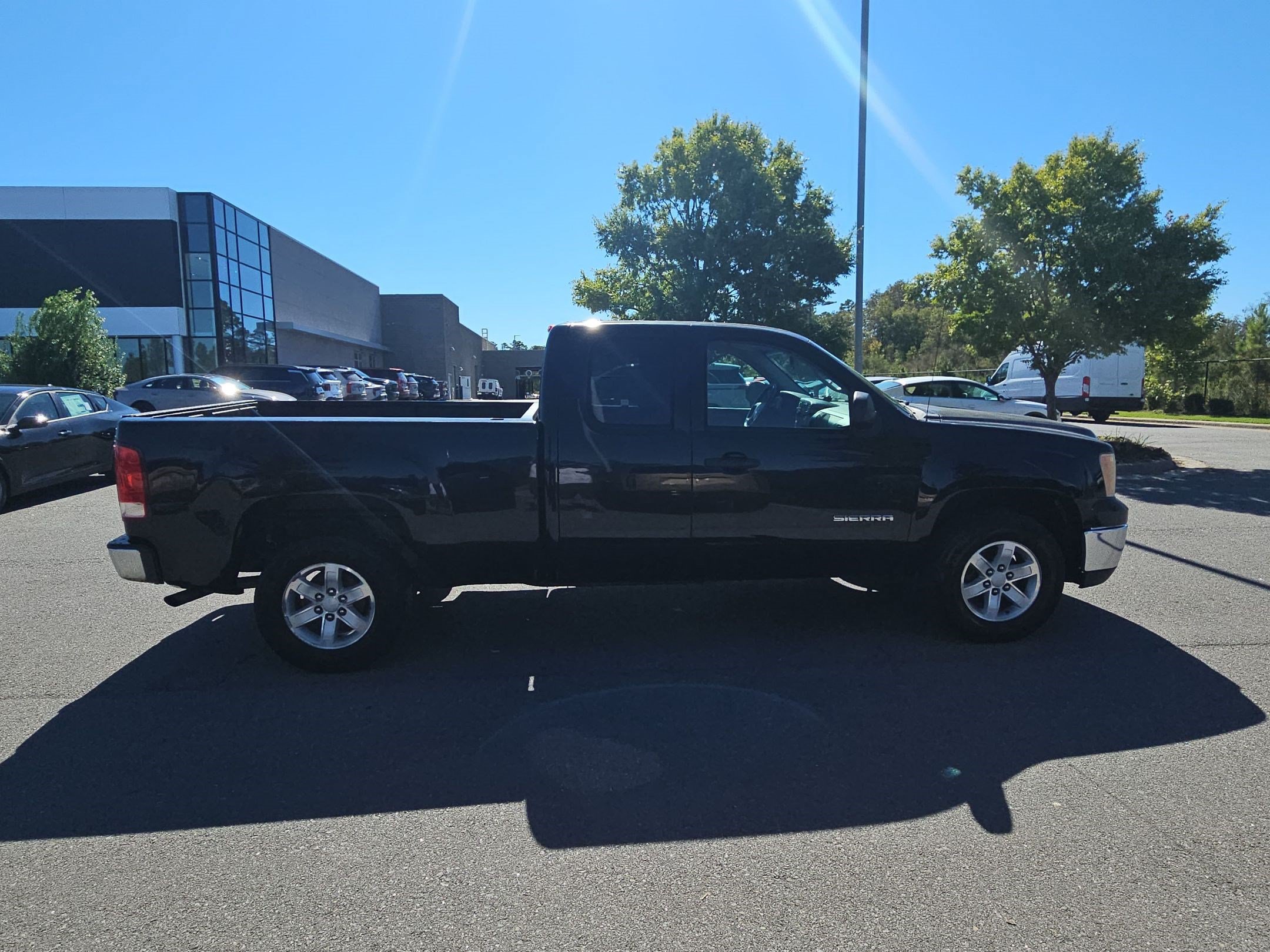 Used 2011 GMC Sierra 1500 SLE w/ Power Tech Package RWD image 8