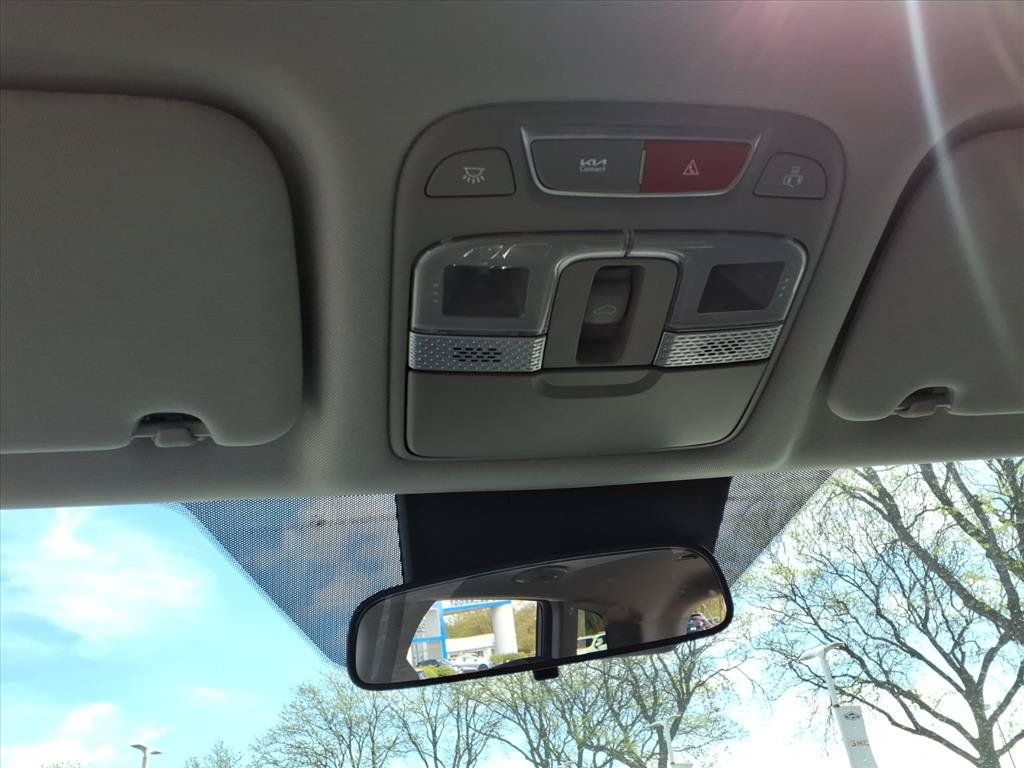 Used 2025 Kia Telluride S FWD image 24