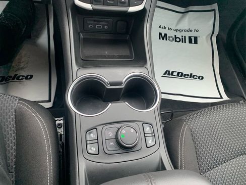 Used 2023 GMC Terrain SLE w/ Driver Convenience Package image 15