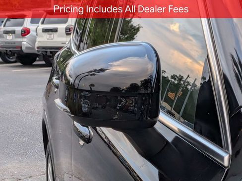 Used 2020 Volvo XC90 T6 Momentum AWD/4WD image 12