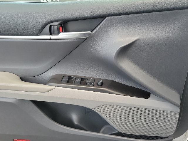 Used 2022 Toyota Camry LE FWD image 15