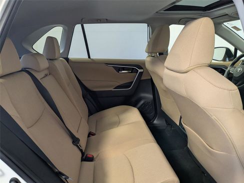 Used 2025 Toyota RAV4 XLE image 23