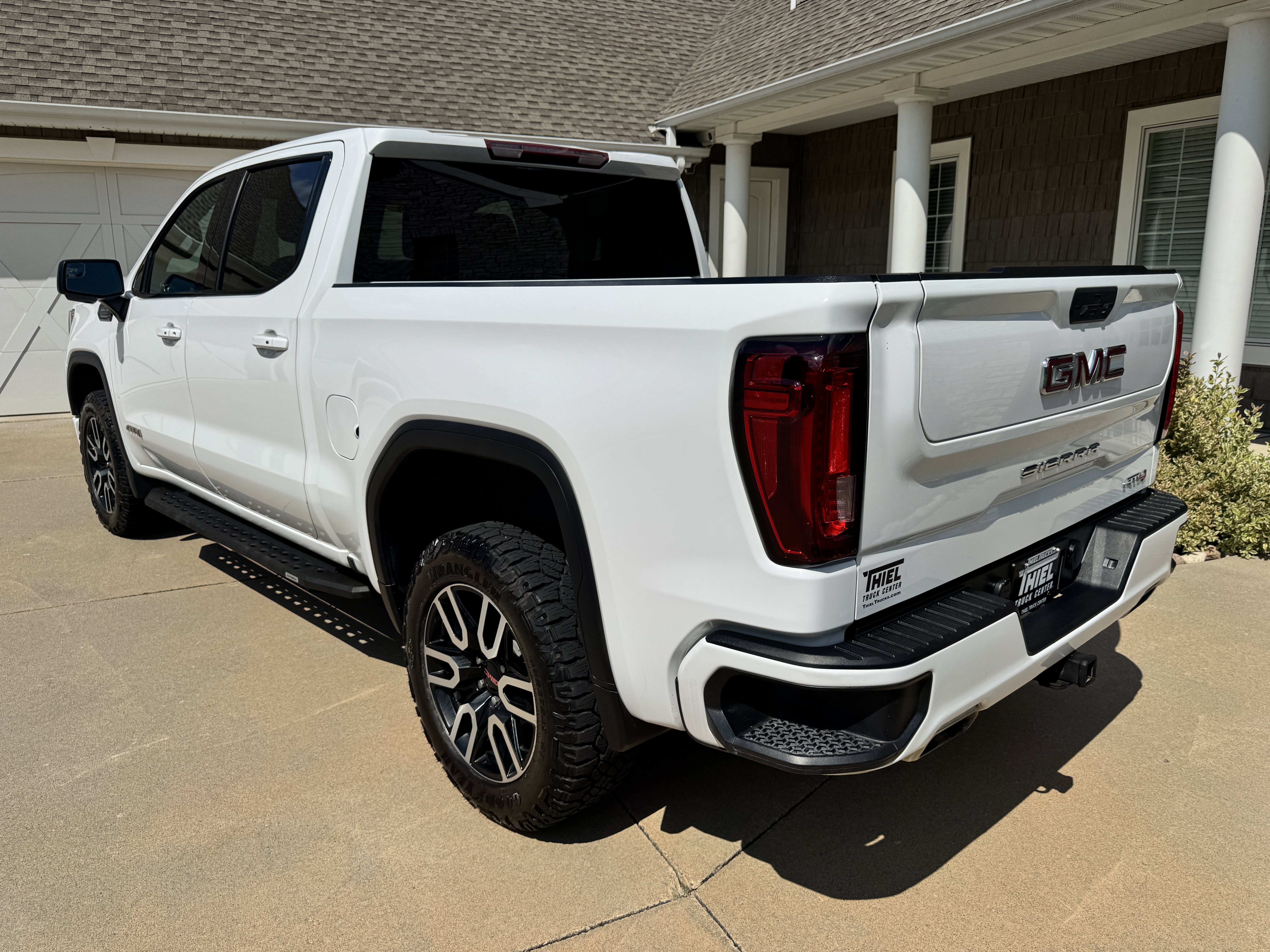 Used 2021 GMC Sierra 1500 AT4 AWD/4WD image 4