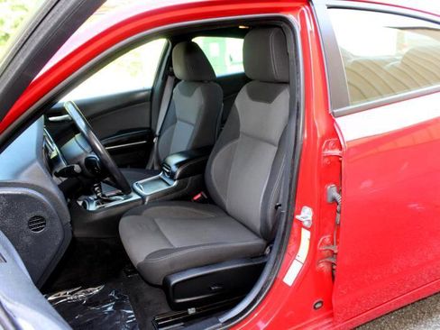 Used 2018 Dodge Charger SXT image 11