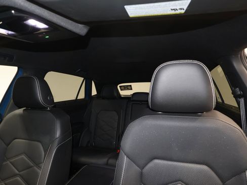 Used 2025 Volkswagen Atlas Cross Sport SE image 16