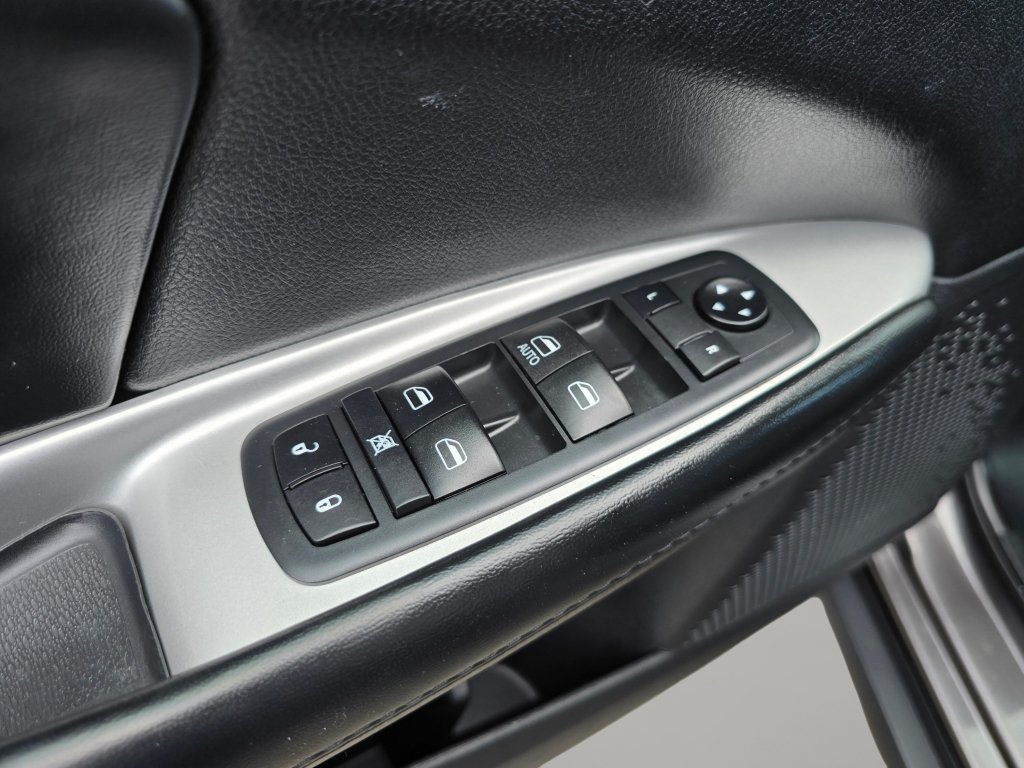 Used 2019 Dodge Journey SE w/ Connectivity Group FWD image 48