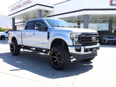 Used 2022 Ford F350 Lariat w/ Black Appearance Package AWD/4WD image 8