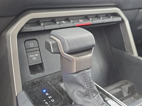 Used 2023 Toyota Tundra SR5 w/ SR5 Convenience Package AWD/4WD image 12