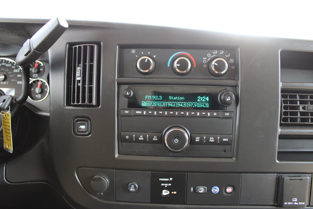 Used 2022 Chevrolet Express 3500 w/ Power Convenience Package RWD image 30