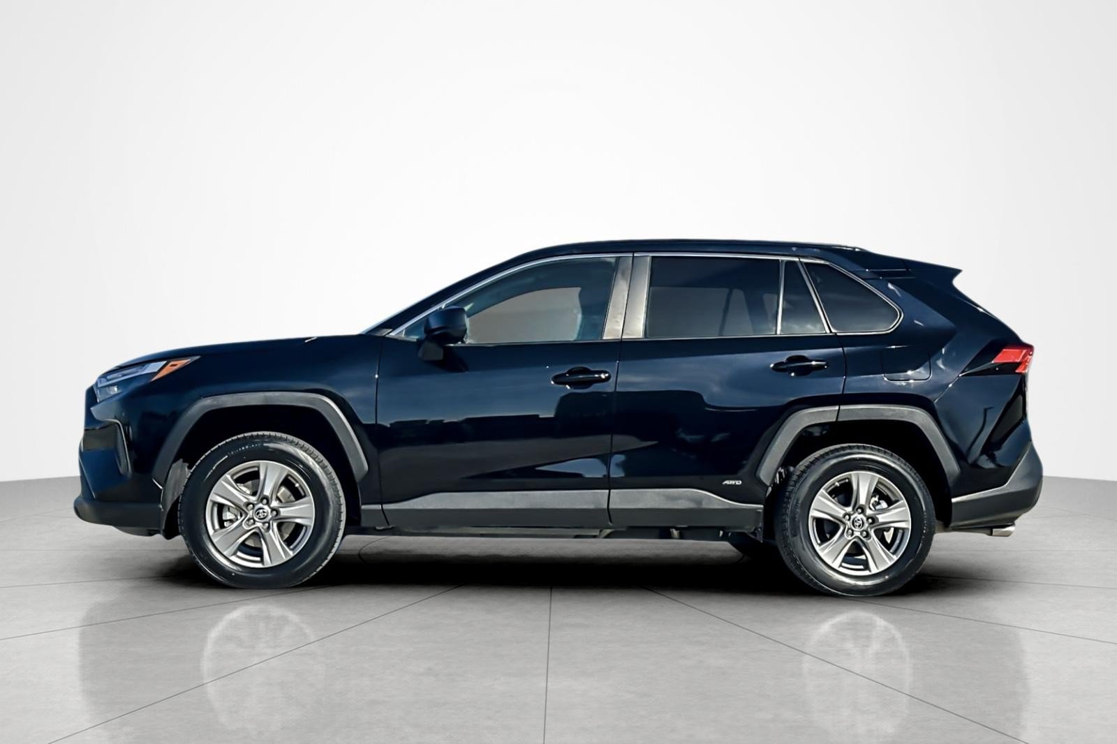 Certified 2024 Toyota RAV4 LE AWD/4WD image 2