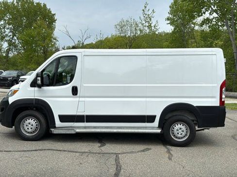 Used 2025 RAM ProMaster 2500 w/ U-Haul Equipment Group FWD image 4