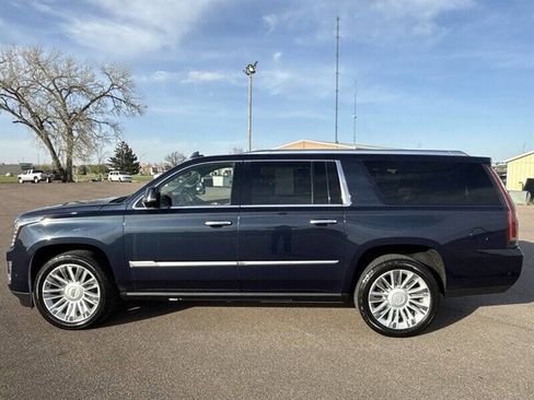 Used 2018 Cadillac Escalade ESV Platinum AWD/4WD image 3