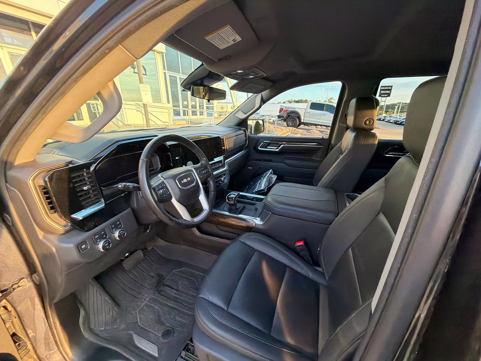 Used 2025 GMC Sierra 1500 Elevation w/ Elevation Premium Package AWD/4WD image 11
