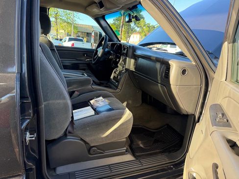 Used 2005 Chevrolet Silverado 2500 LS image 23
