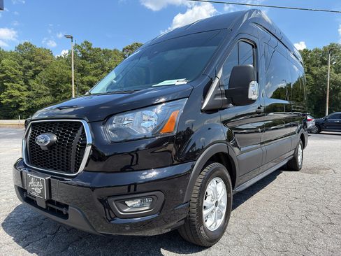 Used 2024 Ford Transit 350 XLT RWD image 11